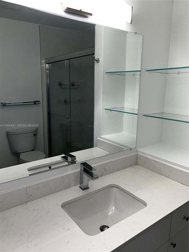 13492 Southwest 38th Lane - Photo 2 of 33