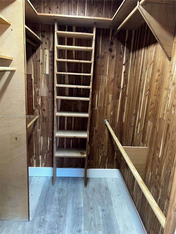 13492 Southwest 38th Lane - Photo 5 of 33