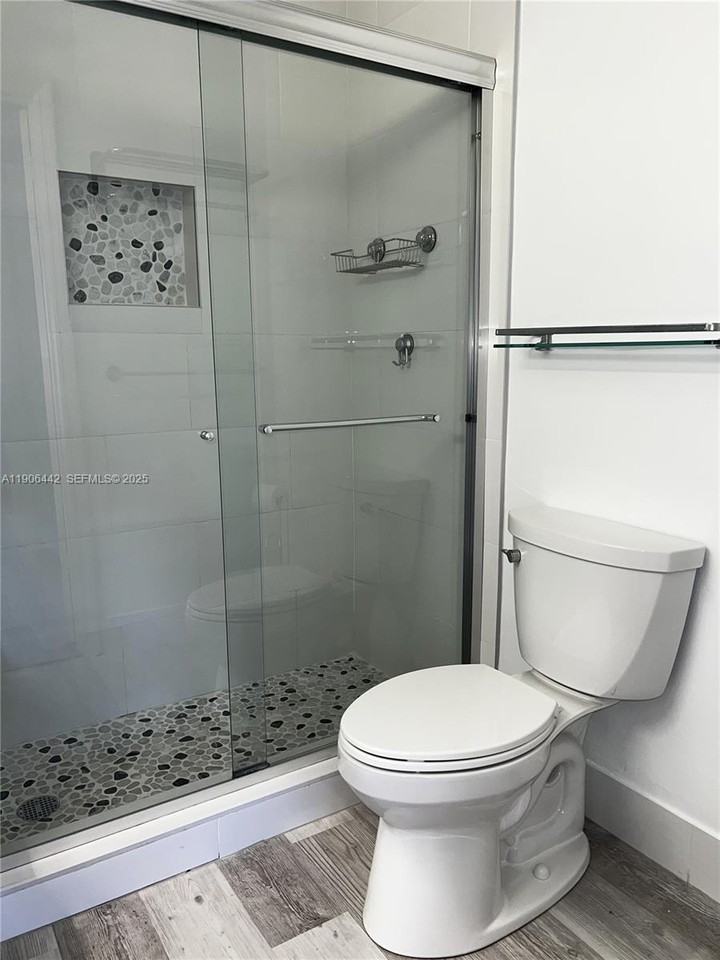 13492 Southwest 38th Lane - Photo 6 of 33