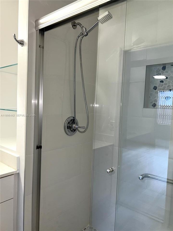 13492 Southwest 38th Lane - Photo 7 of 33