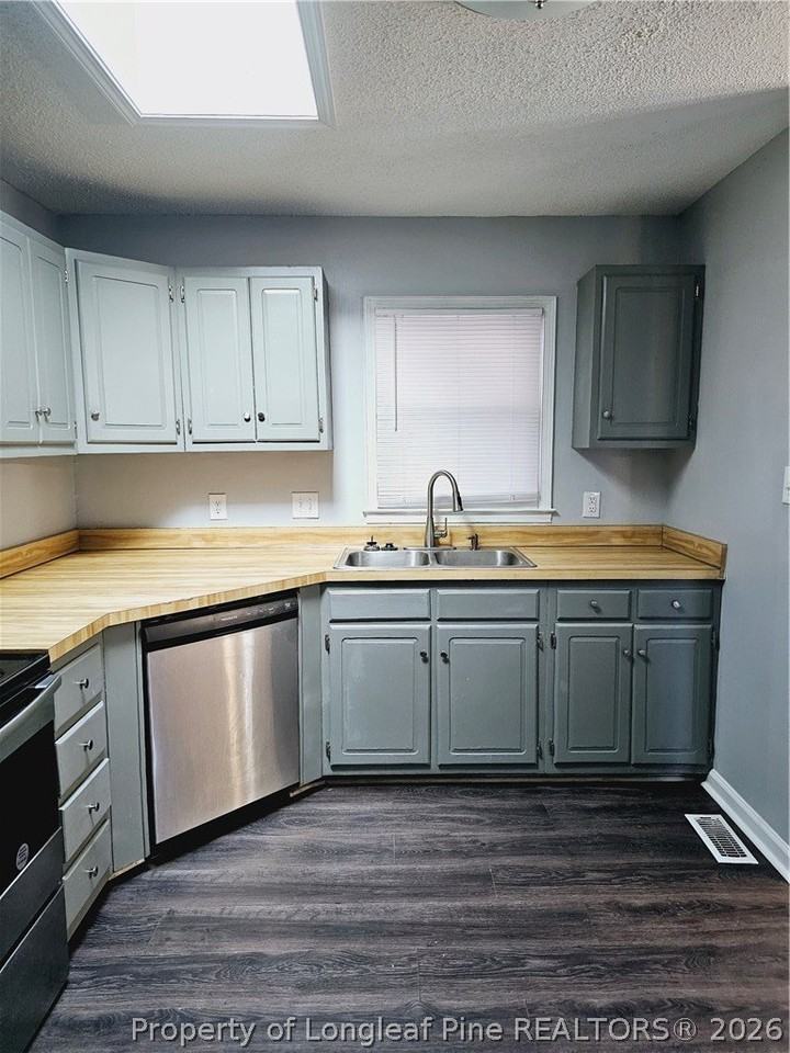 1121 Lake Stone Pl - Photo 5 of 19