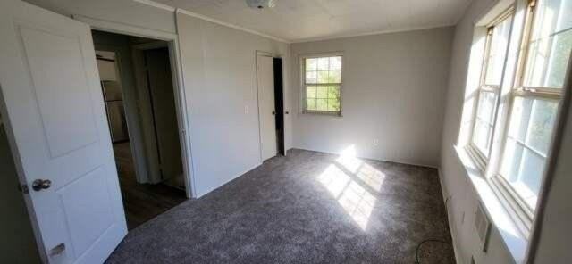 513 Center St - Photo 4 of 9