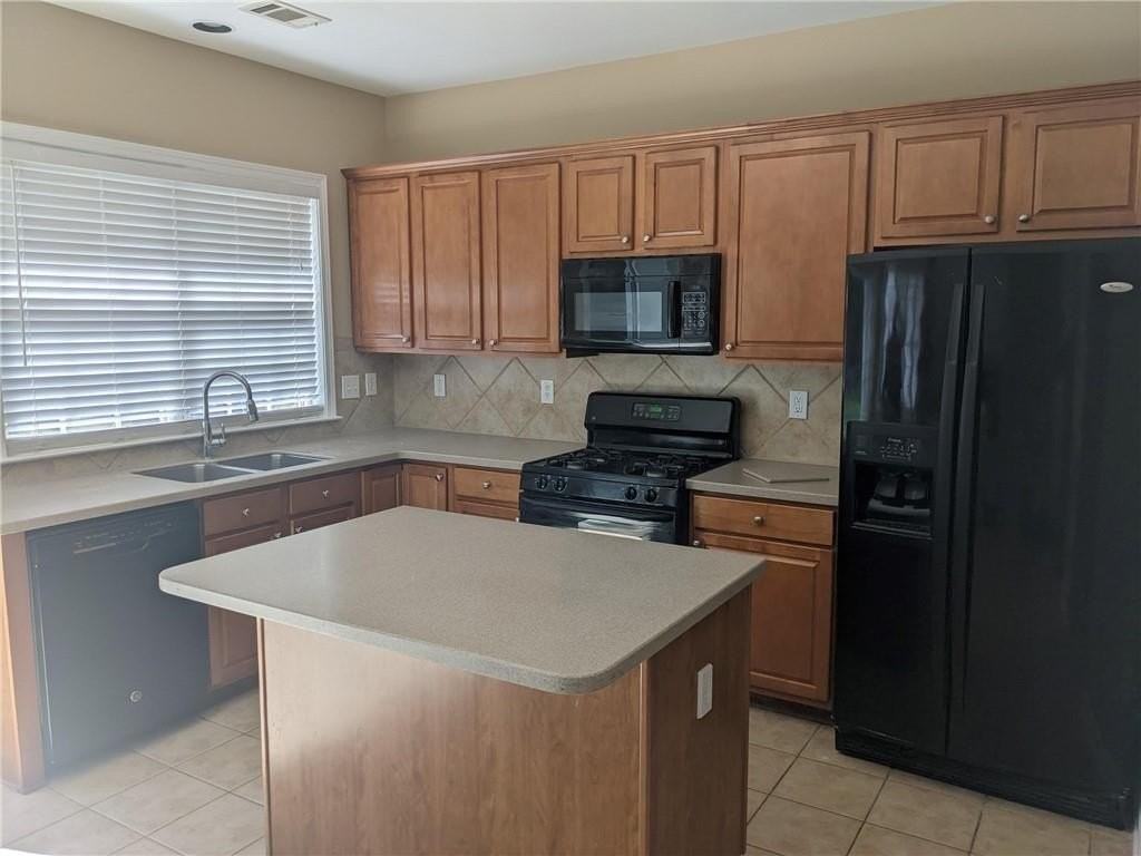 8730 Radford Ln - Photo 7 of 25