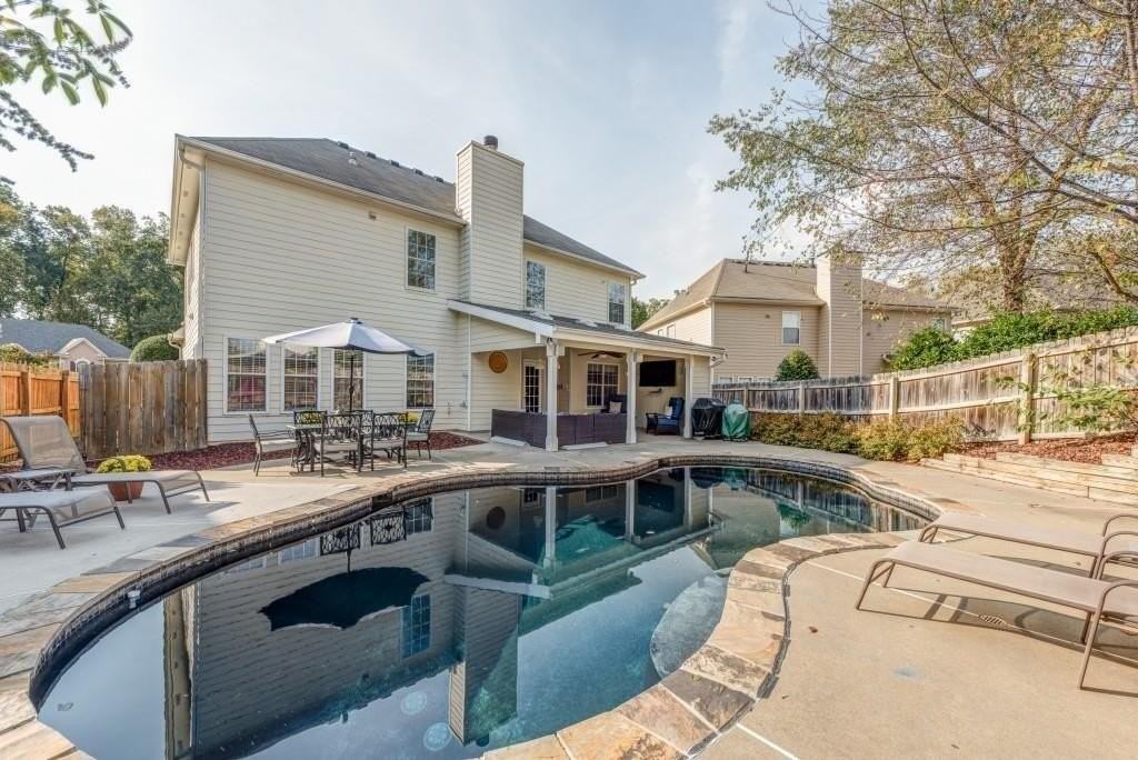 2020 Chelton Way Se - Photo 2 of 39