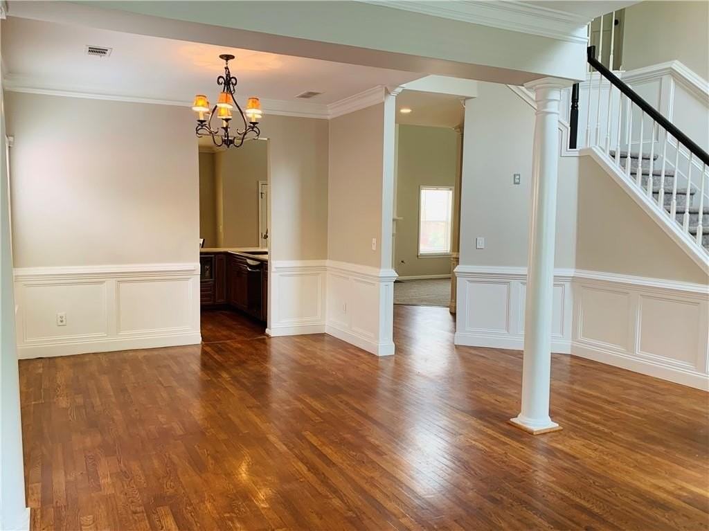 2020 Chelton Way Se - Photo 6 of 39