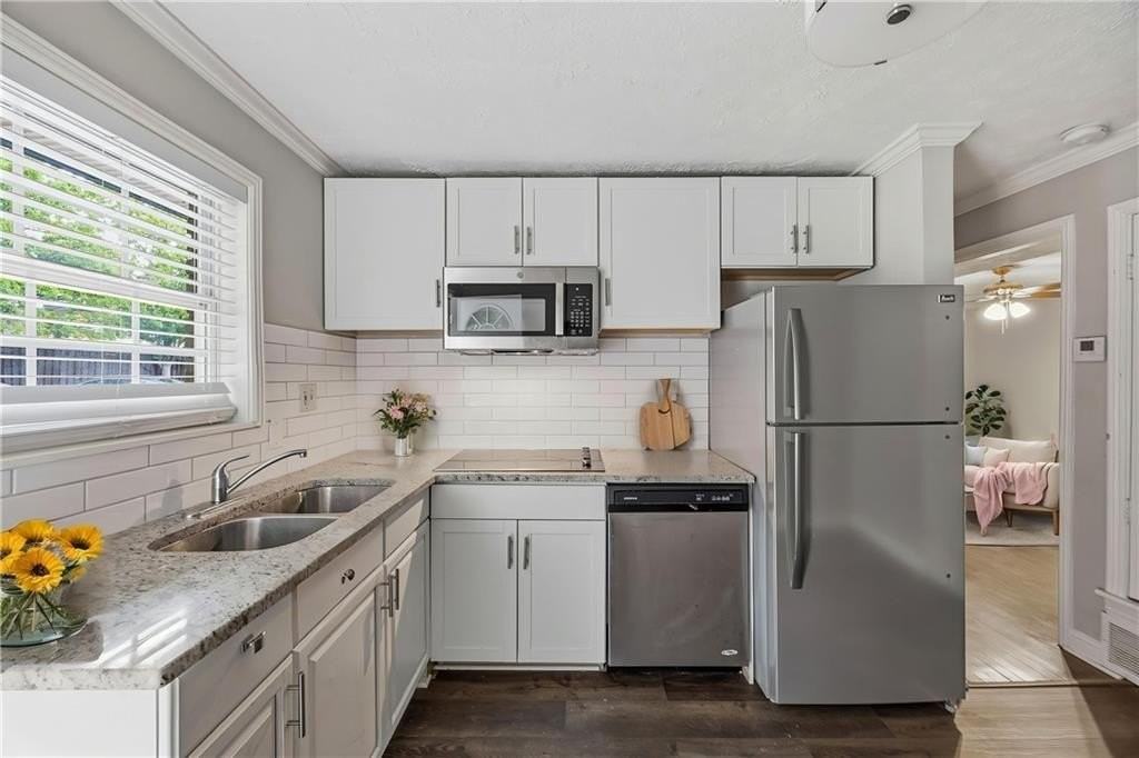 21 Delmont Dr Ne #3 - Photo 4 of 13