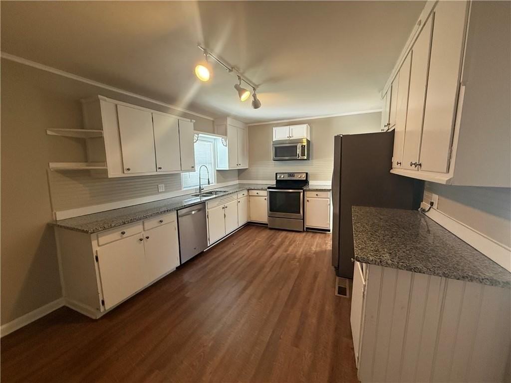 20 Highland St - Photo 3 of 9