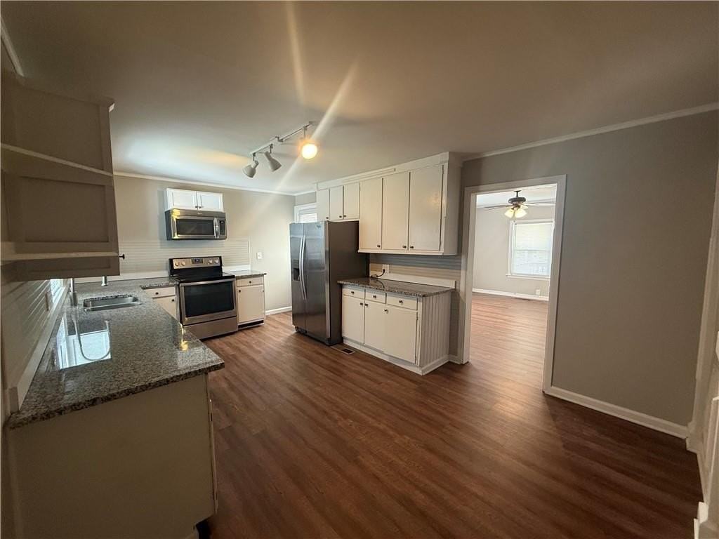 20 Highland St - Photo 4 of 9