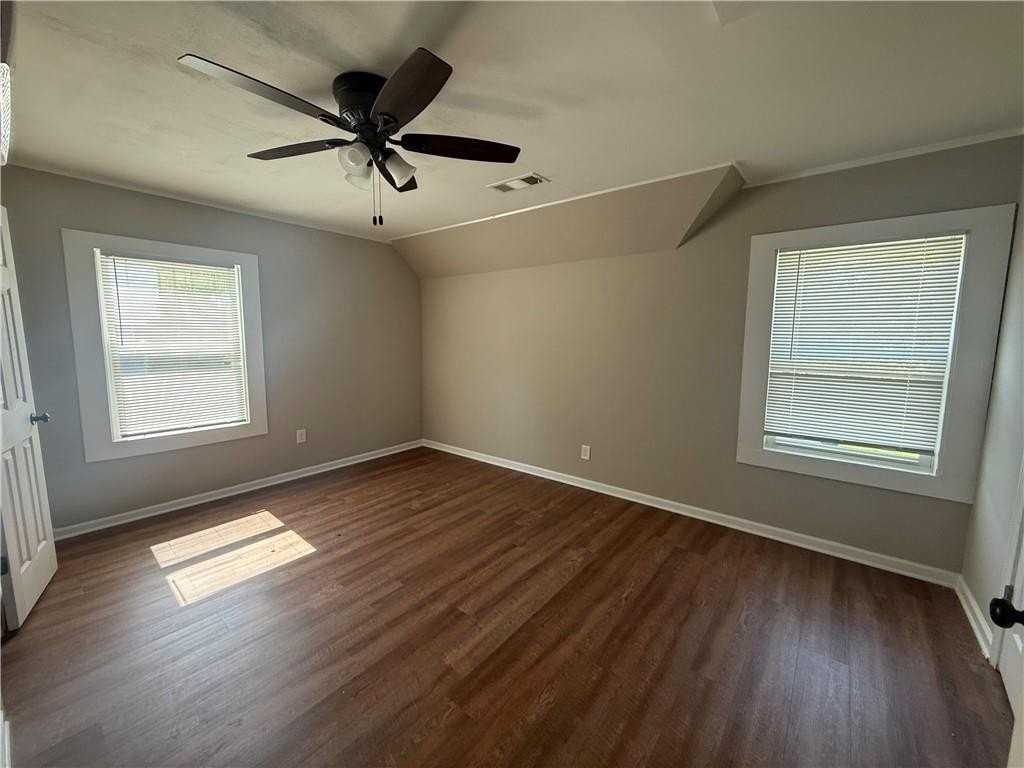 20 Highland St - Photo 6 of 9