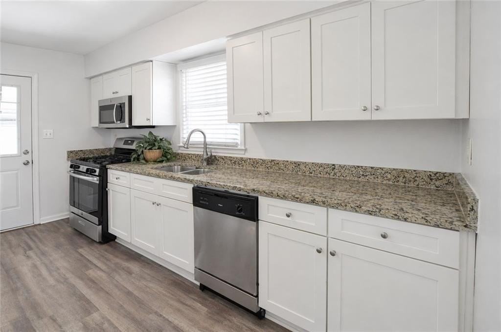 2191 Greystone Way - Photo 4 of 9