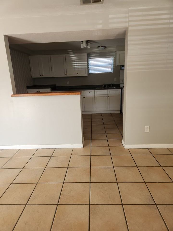 2805B 1st Ave - Photo 6 of 34