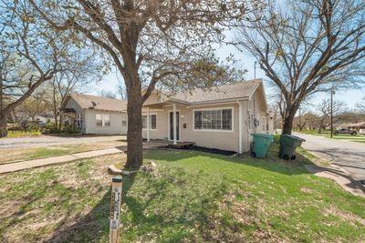 930 930 W Freeman Street121732 #1 - Photo 2 of 19