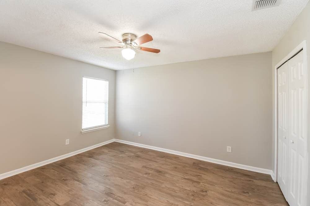 1871 Pineta Cove Drive - Photo 4 of 14