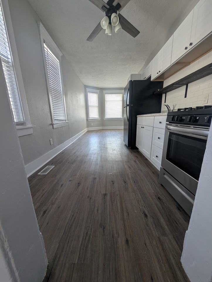 518 N 8th St #1 - Photo 2 of 7