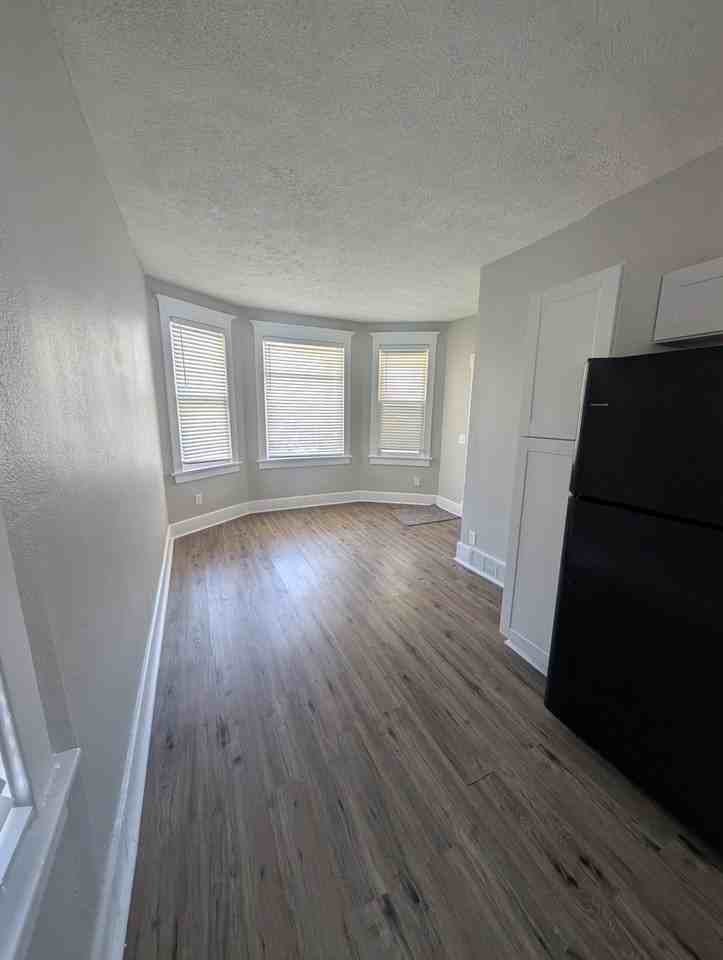 518 N 8th St #1 - Photo 3 of 7