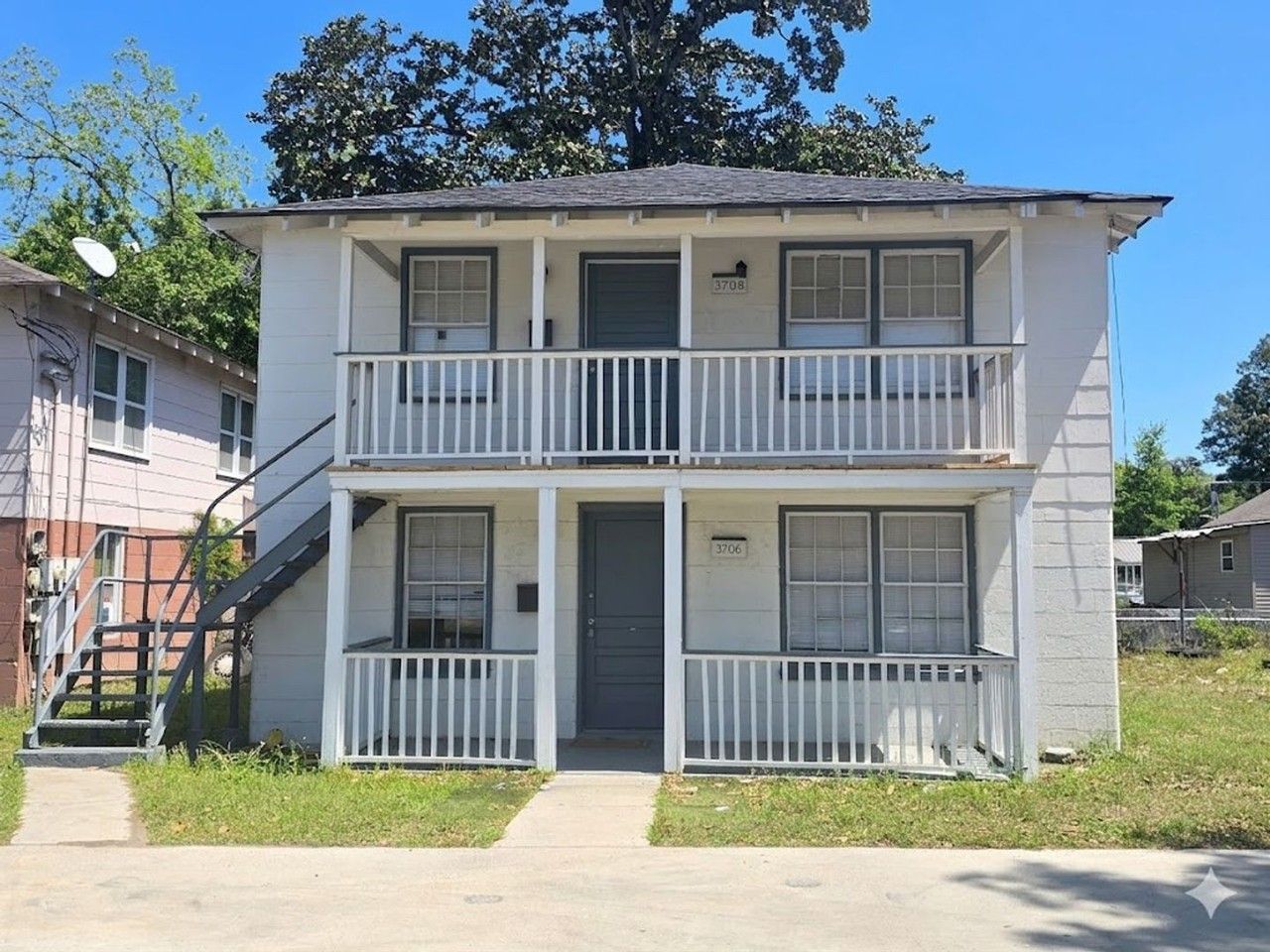 3706 Montgomery St - Photo 2 of 11