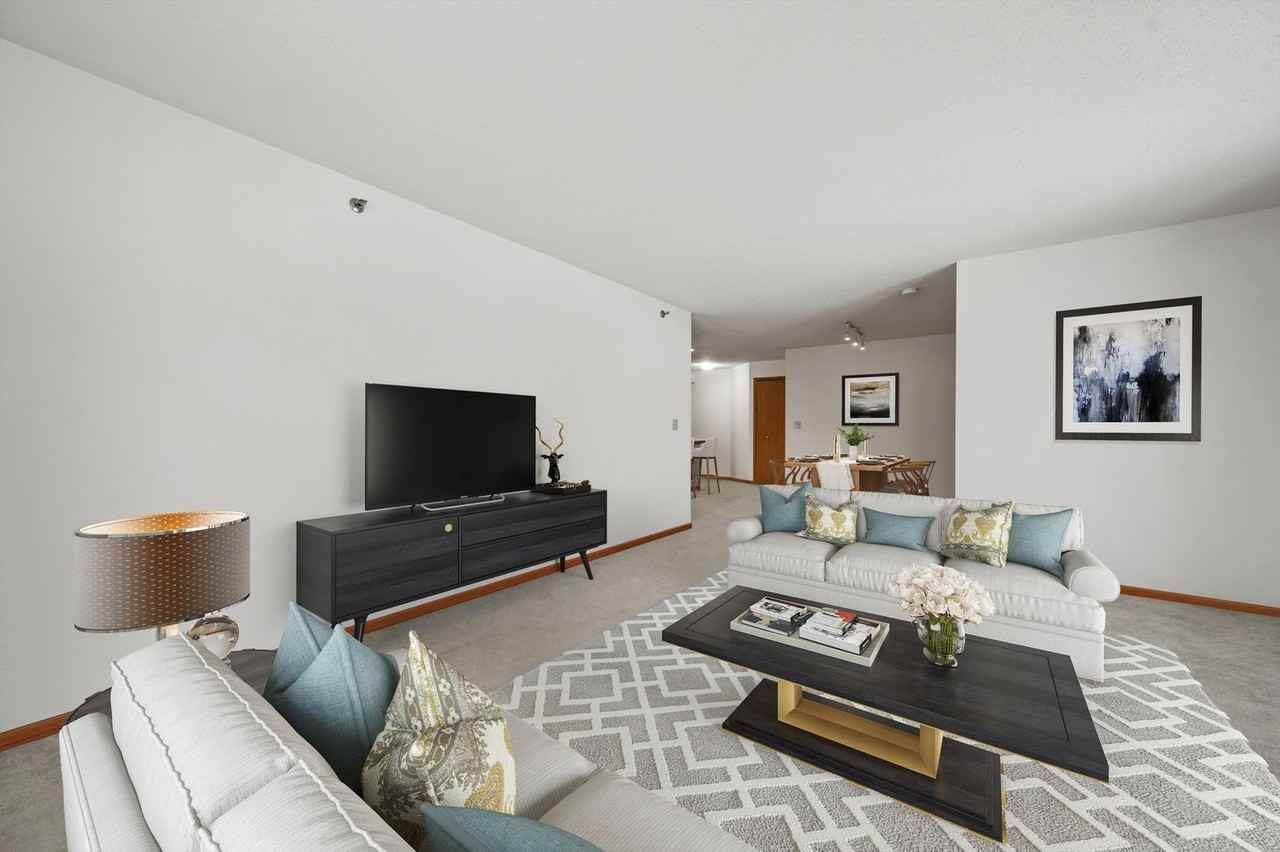 Wilshire Manor Associates, LLP - Photo 5 of 14