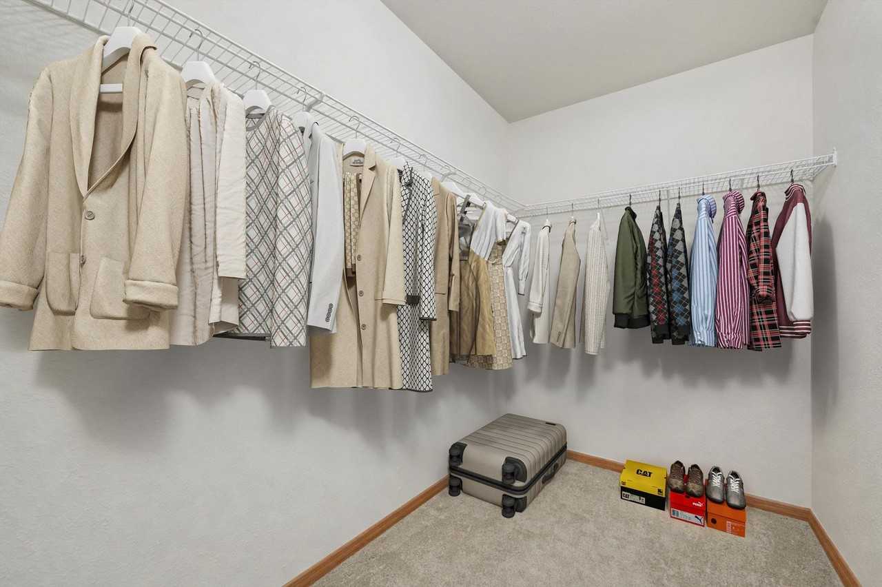 Wilshire Manor Associates, LLP - Photo 7 of 14