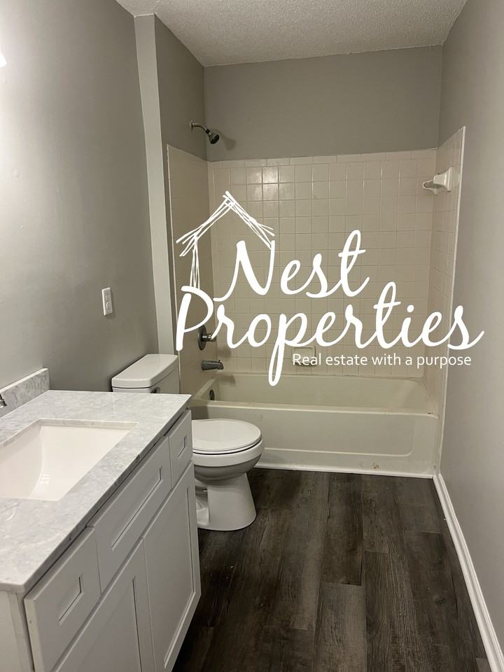 604 Rapids Rd #1 - Photo 4 of 9