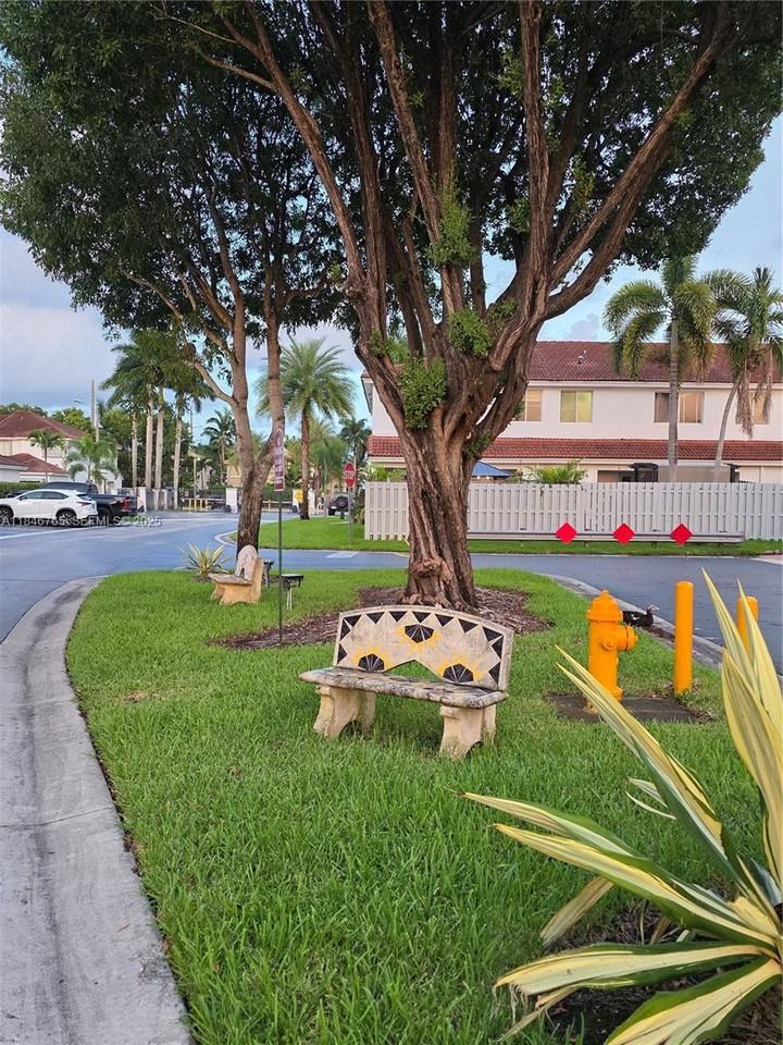 11444 Northwest 48th Terrace #14444 - Photo 5 of 14