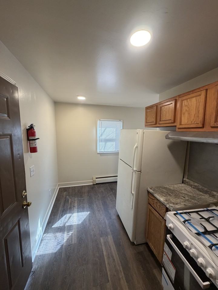 1104 Sherwood Ave #3 - Photo 4 of 8