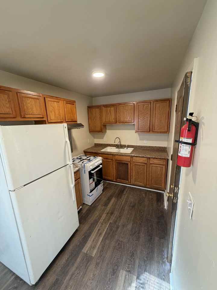 1104 Sherwood Ave #3 - Photo 5 of 8