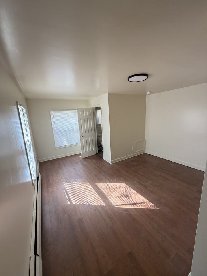 1104 Sherwood Ave #3 - Photo 6 of 8