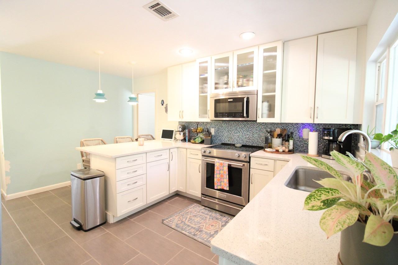 2046 Nw 19th Ln #1 - Photo 5 of 16