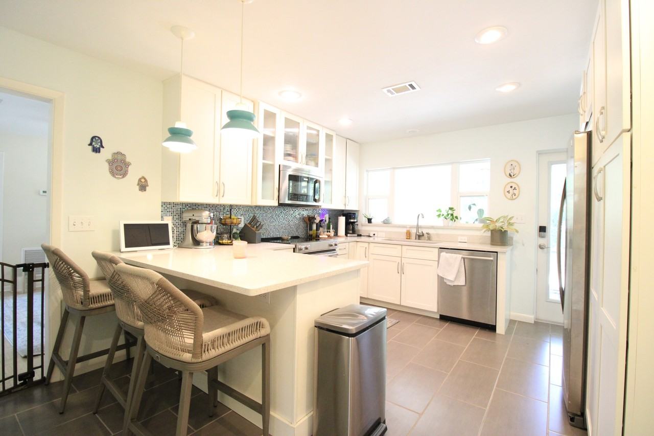 2046 Nw 19th Ln #1 - Photo 6 of 16