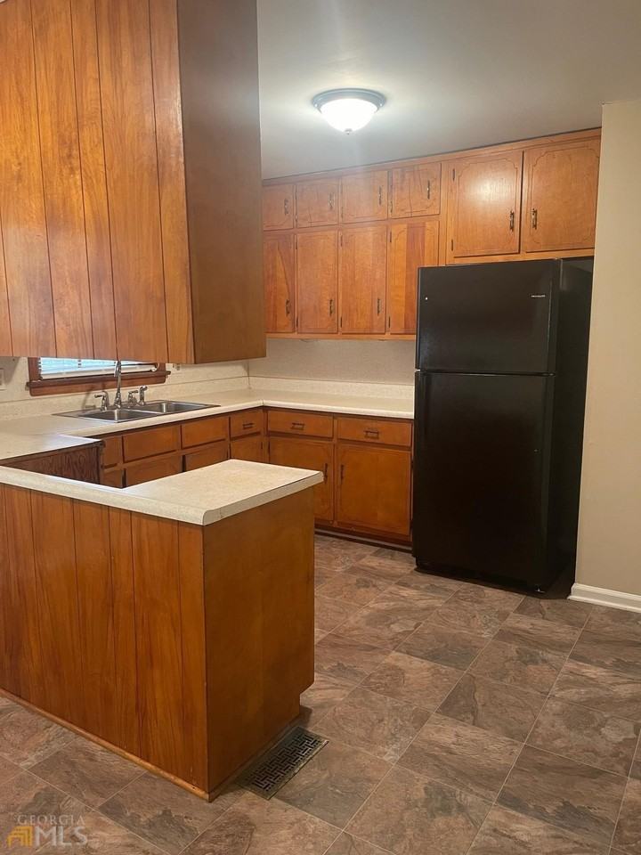 808 S Nottingham Rd - Photo 3 of 9