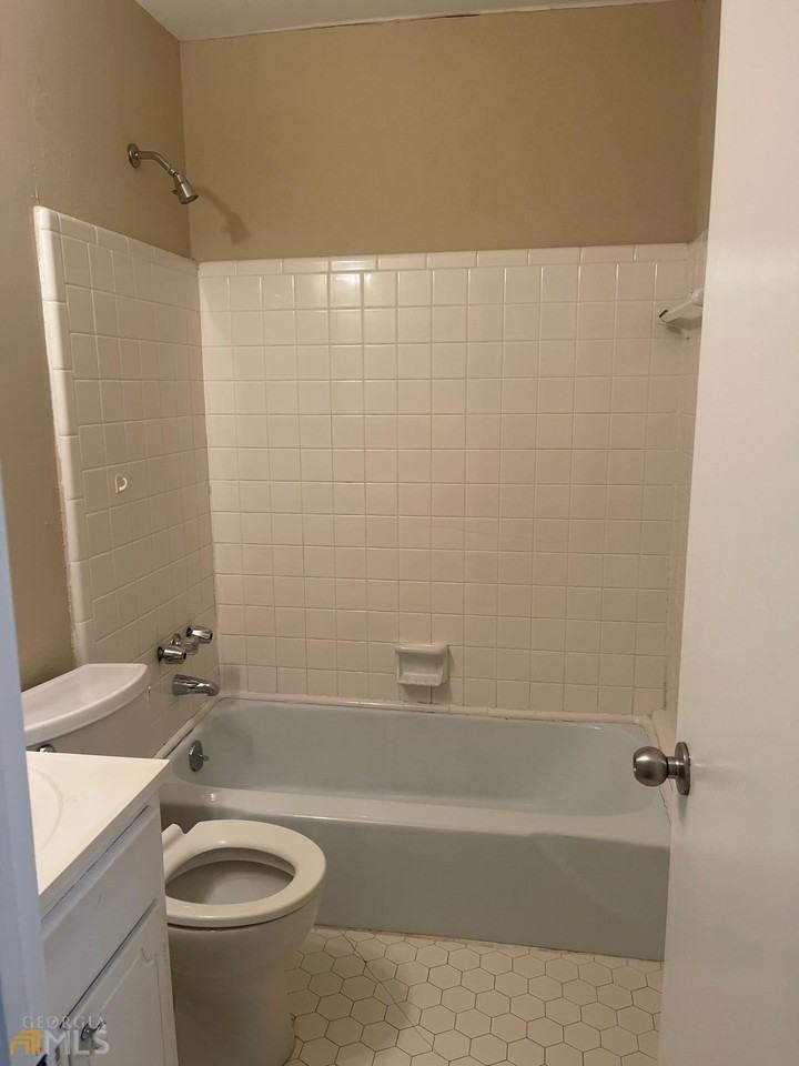 808 S Nottingham Rd - Photo 6 of 9