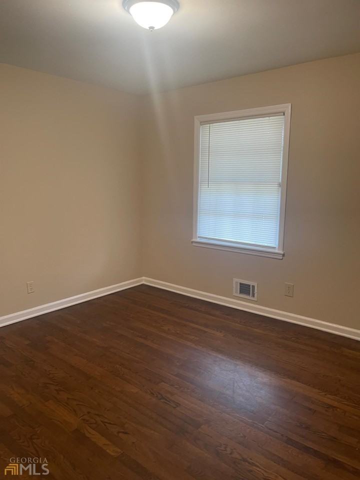 808 S Nottingham Rd - Photo 7 of 9