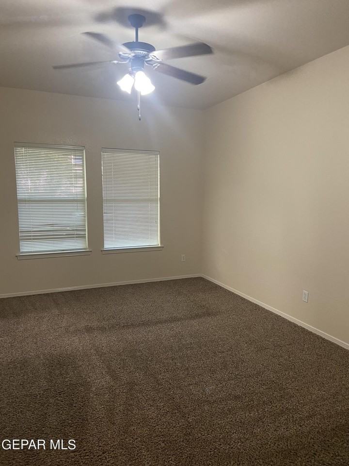 806 Bonnie Ct - Photo 7 of 13