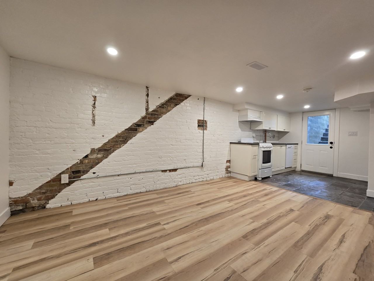 1172 Davenport Road - Photo 4 of 20
