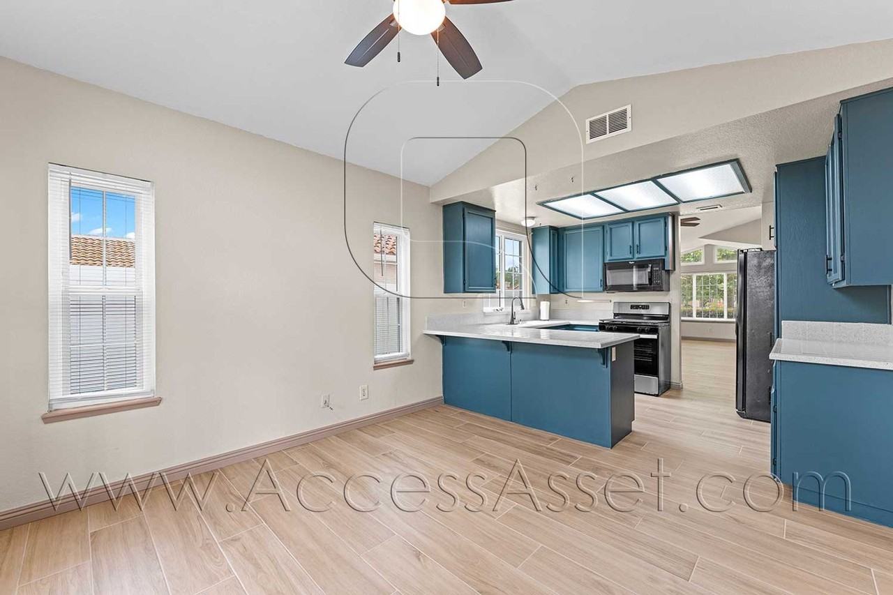 39580 Garin Dr - Photo 4 of 31