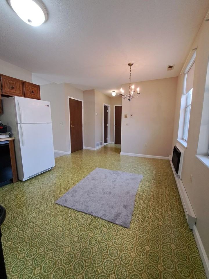 31 Clinton Street - Photo 7 of 11