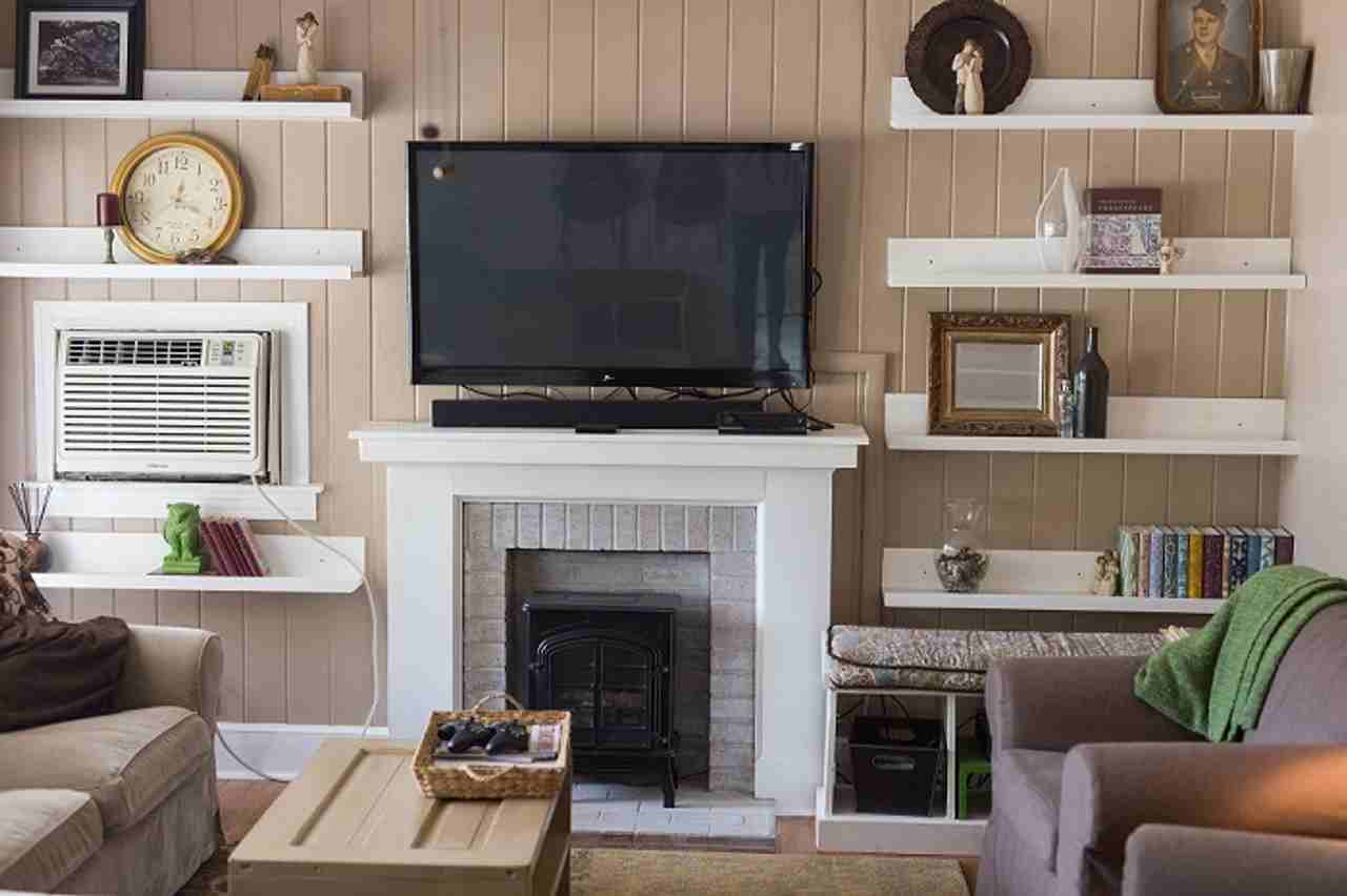 216 Hayter St - Photo 4 of 10