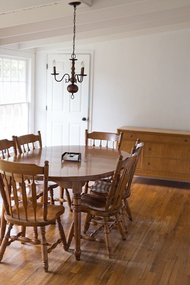 216 Hayter St - Photo 6 of 10