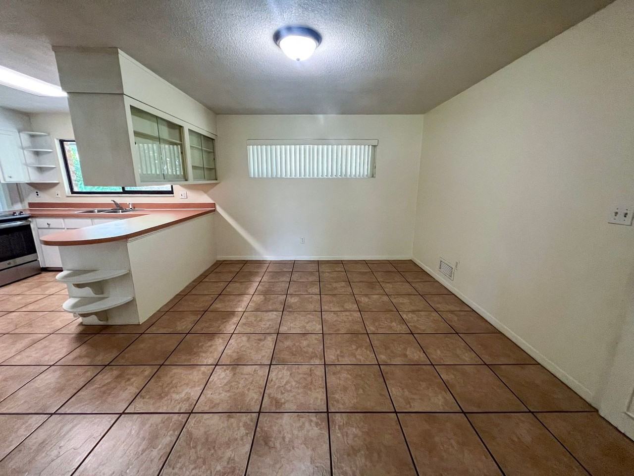 3524 Nw 12th Ave - Photo 6 of 34