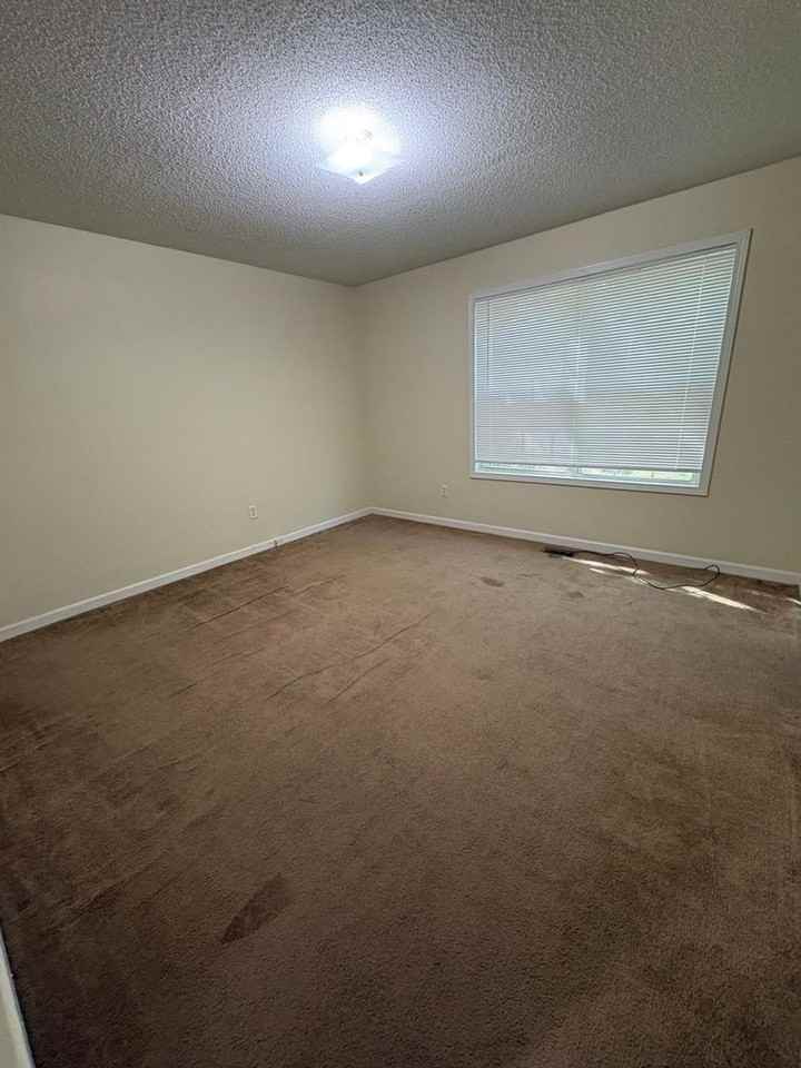 886 Eagles Nest Cir - Photo 4 of 22