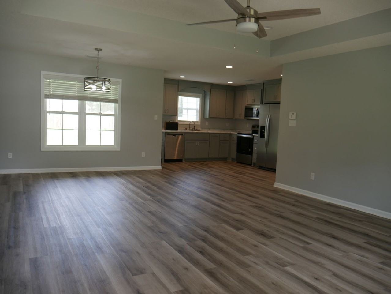 4428 White Water Rd - Photo 4 of 47