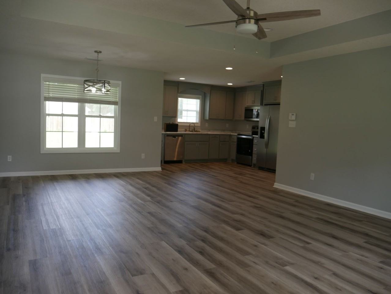 4428 White Water Rd - Photo 5 of 47