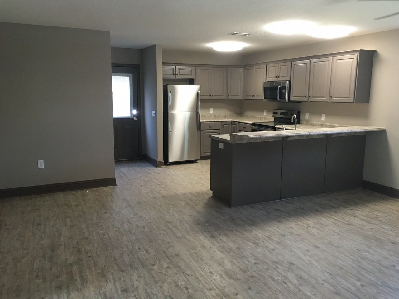 444 S College St - Photo 6 of 15