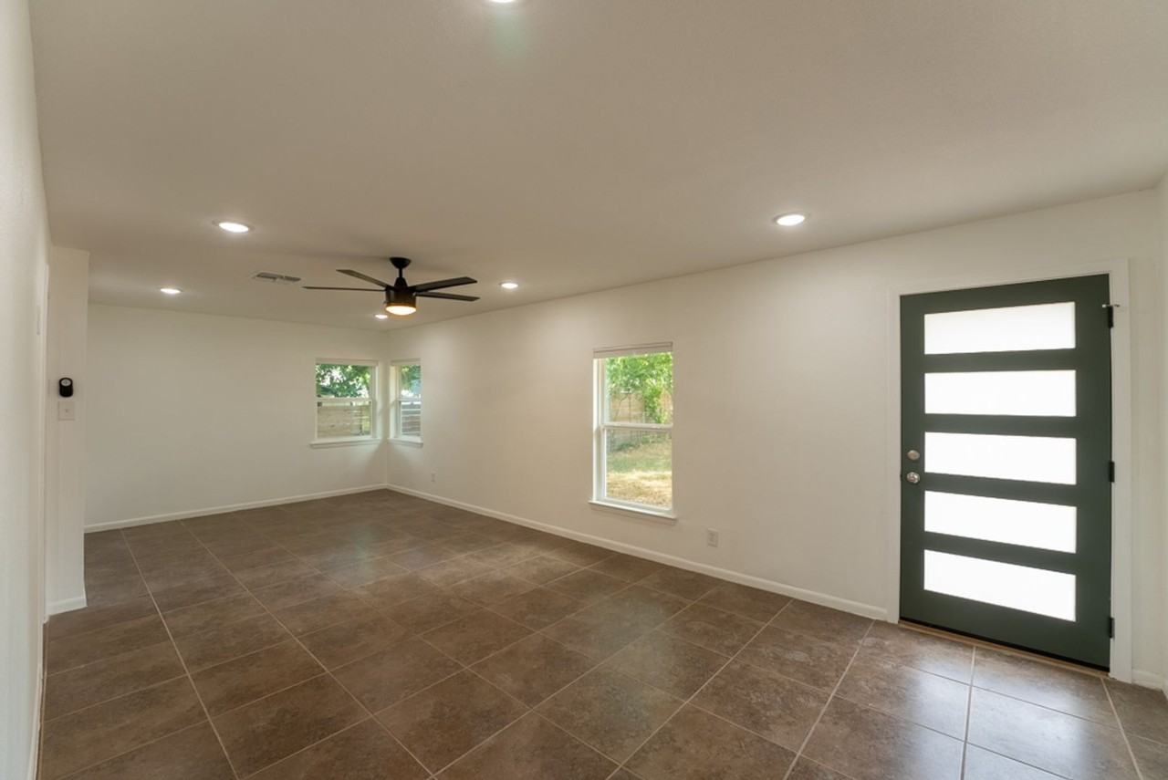 1307 Berkshire Dr - Photo 3 of 41