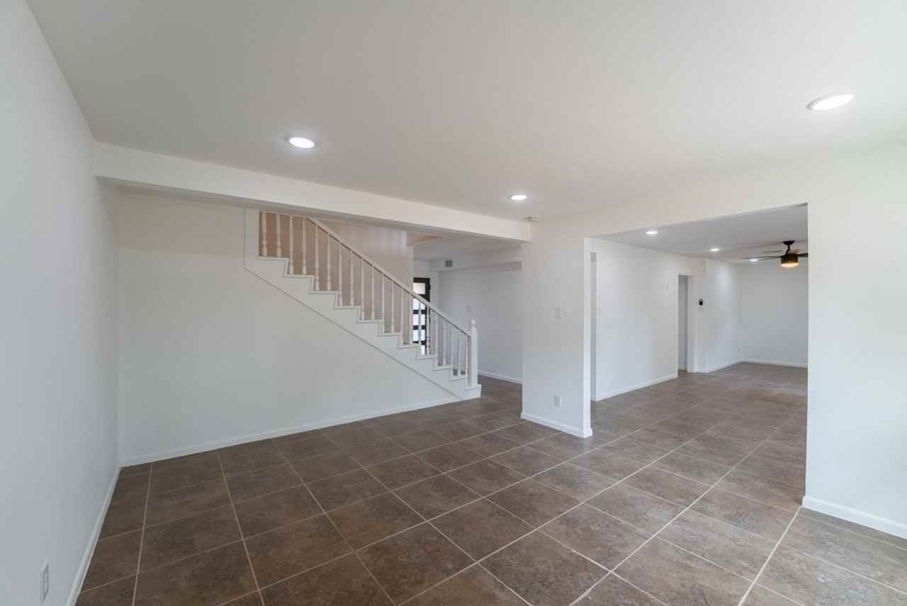 1307 Berkshire Dr - Photo 6 of 41