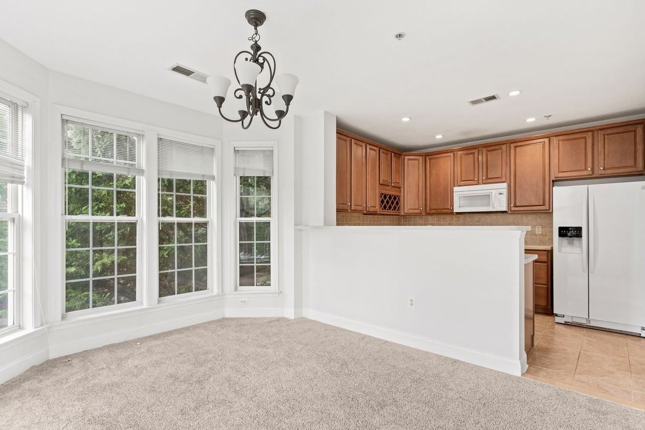 1002 Elmcroft Blvd - Photo 5 of 30