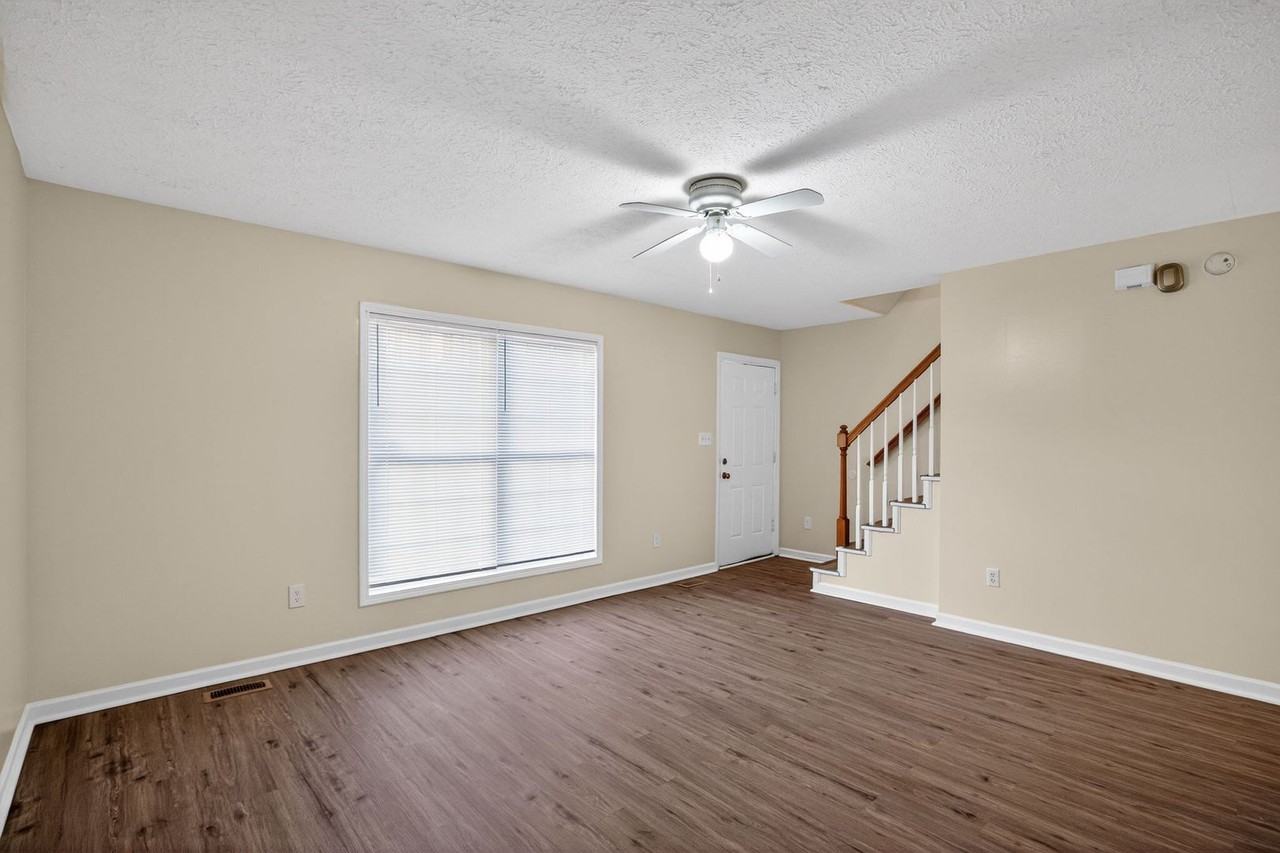 9434 Inaugural Dr - Photo 4 of 15