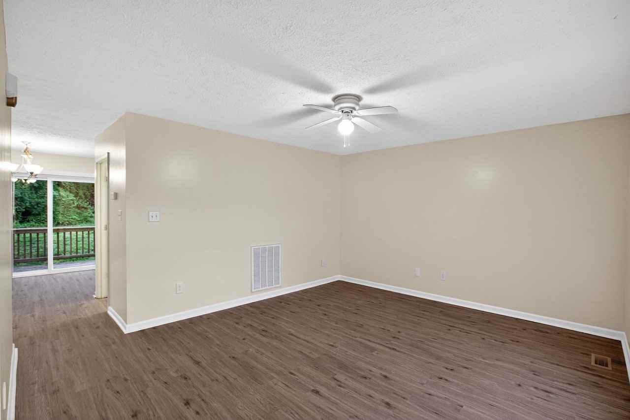 9434 Inaugural Dr - Photo 6 of 15