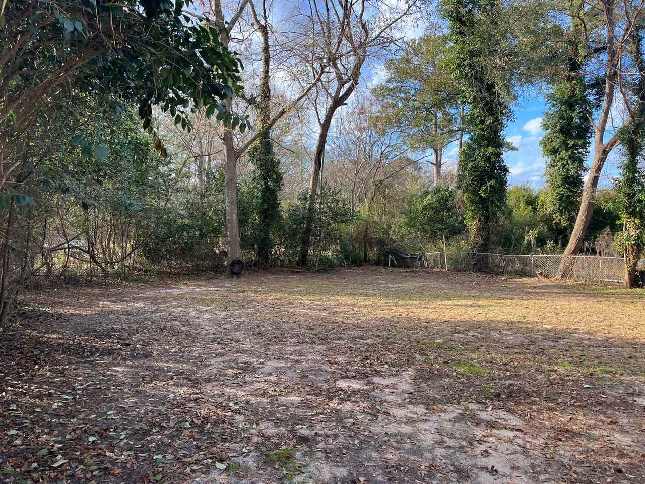 1513 Edgechester Ave - Photo 5 of 11