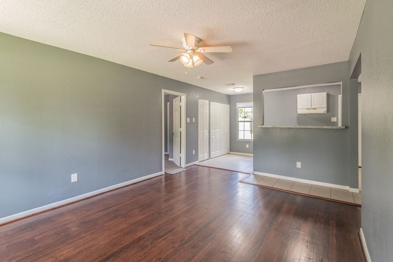 5407 Thrush Dr - Photo 2 of 15